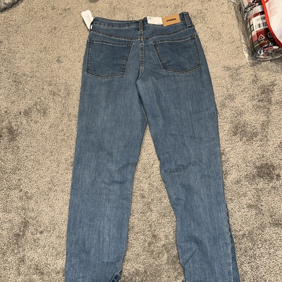 [NWT] Size 27 RSQ Vintage Mom Jeans - Picture 2 of 4
